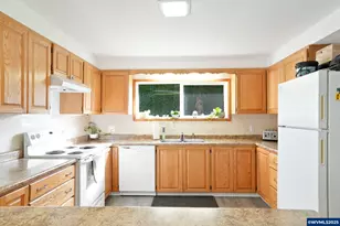 8975 Pacific Hwy, Monmouth, OR 97361 - Photo 4