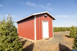 25110 SW Red Prairie Rd, Sheridan, OR 97378 - Photo 20