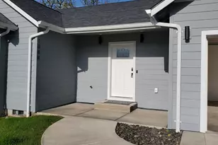 1088 38th Ave, Sweet Home, OR 97386 - Photo 2