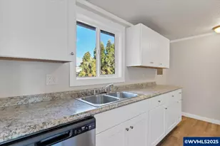 204 S 3rd St, Carlton, OR 97111 - Photo 14