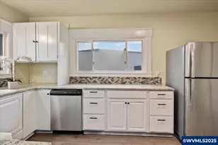 391 W 1st St, Halsey, OR 97348 - Photo 18