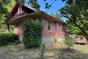 240 SE Davis St, McMinnville, OR 97128 - Photo 2