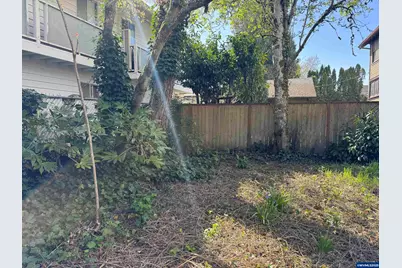 240 SE Davis St, McMinnville, OR 97128 - Photo 36