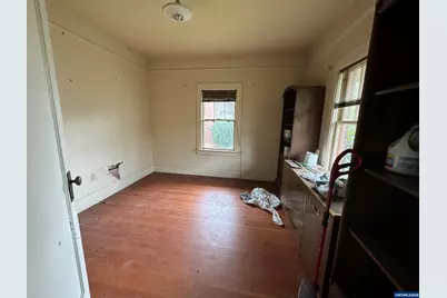 240 SE Davis St, McMinnville, OR 97128 - Photo 6