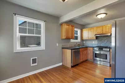 750 E Oak St, Lebanon, OR 97355 - Photo 4