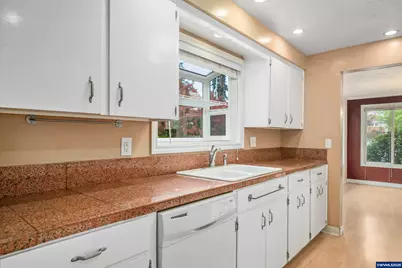 936 Kingwood Dr NW, Salem, OR 97304 - Photo 10