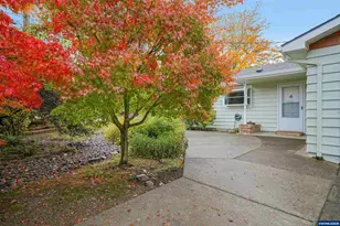 936 Kingwood Dr NW, Salem, OR 97304 - Photo 4