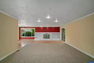 936 Kingwood Dr NW, Salem, OR 97304 - Photo 14