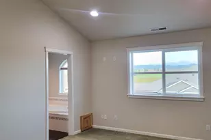 387 NE Rose Tree Dr, Sublimity, OR 97385 - Photo 32