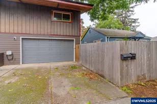 997 20th St SE, Salem, OR 97301 - Photo 2