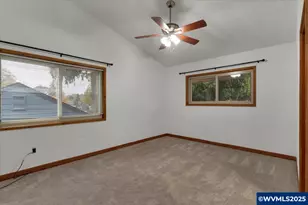 997 20th St SE, Salem, OR 97301 - Photo 22