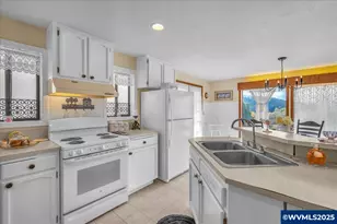 24312 Cardwell Hill Dr, Philomath, OR 97370 - Photo 20