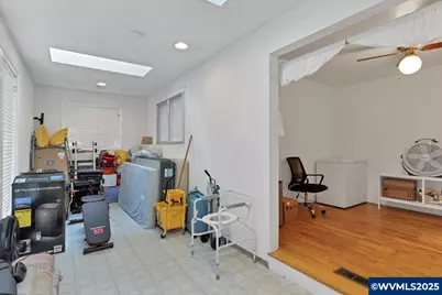 1825 NW Grant Av, Corvallis, OR 97330 - Photo 32