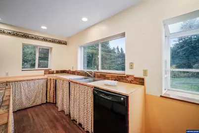 20125 McKillop Rd, Scotts Mills, OR 97375 - Photo 12