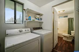 20125 McKillop Rd, Scotts Mills, OR 97375 - Photo 38