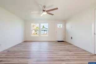 760 E Elmore St, Lebanon, OR 97355 - Photo 8