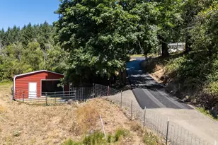 42531 Upper Calapooia Dr, Sweet Home, OR 97386 - Photo 8