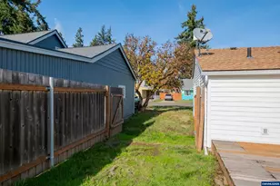 1926 Front Ave NE, Albany, OR 97321 - Photo 48