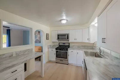 1926 Front Av NE, Albany, OR 97321 - Photo 10