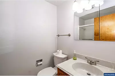 695 S 16th St, Lebanon, OR 97355 - Photo 6