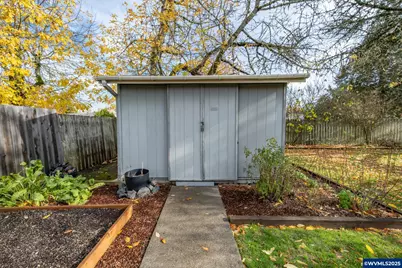 695 S 16th St, Lebanon, OR 97355 - Photo 18