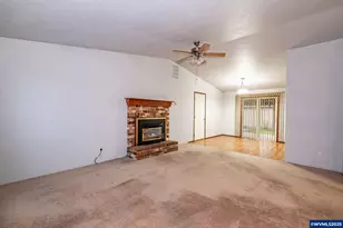 695 S 16th St, Lebanon, OR 97355 - Photo 4