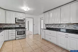 870 Ewald Ave SE, Salem, OR 97302 - Photo 12