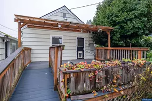 1030 21st St NE, Salem, OR 97301 - Photo 36