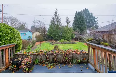 1030 21st St NE, Salem, OR 97301 - Photo 32