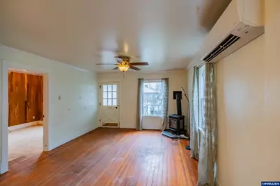 1030 21st St NE, Salem, OR 97301 - Photo 8