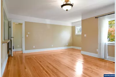 1740 Berry St SE, Salem, OR 97302 - Photo 10