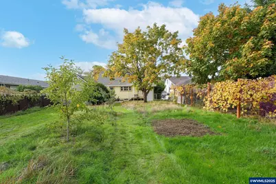 1740 Berry St SE, Salem, OR 97302 - Photo 40