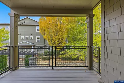 674 NE Newstead Ln, Hillsboro, OR 97006 - Photo 18