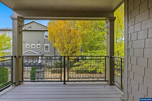 674 NE Newstead Ln, Hillsboro, OR 97006 - Photo 18