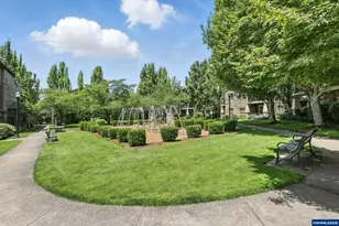 674 NE Newstead Ln, Hillsboro, OR 97006 - Photo 40