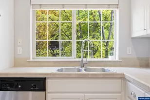 674 NE Newstead Ln, Hillsboro, OR 97006 - Photo 16