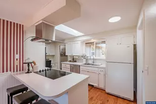 2040 NW 23rd St, Corvallis, OR 97330 - Photo 22