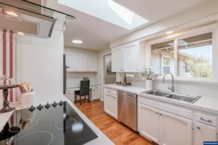 2040 NW 23rd St, Corvallis, OR 97330 - Photo 18