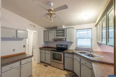 126 Lyons Ct SW, Albany, OR 97322 - Photo 8