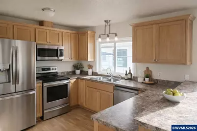 183 E Dodge St, Lebanon, OR 97355 - Photo 10