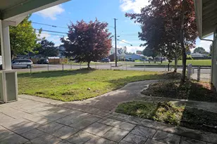 183 E Dodge St, Lebanon, OR 97355 - Photo 4