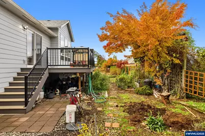 1409 Crestview Dr, Silverton, OR 97381 - Photo 4