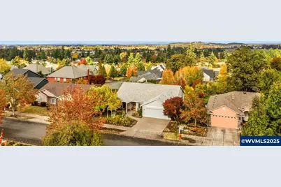 1409 Crestview Dr, Silverton, OR 97381 - Photo 2