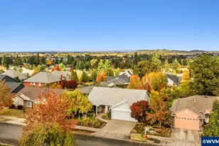 1409 Crestview Dr, Silverton, OR 97381 - Photo 2