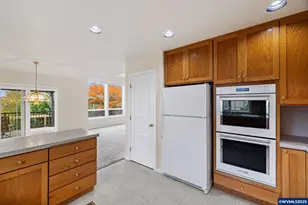 1409 Crestview Dr, Silverton, OR 97381 - Photo 12