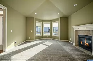 2049 Limestone Ave SE, Salem, OR 97306 - Photo 8