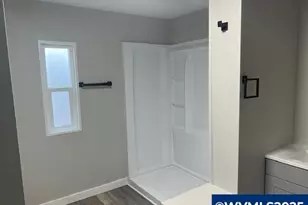 5422 Portland Rd NE, Salem, OR 97305 - Photo 10