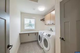 1124 SW Sylvia St, Corvallis, OR 97333 - Photo 26