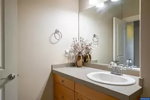 21022 Jennymarie Ln NE, Aurora, OR 97002 - Photo 10