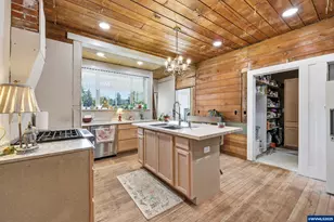 329 S 1st Ave, Mill City, OR 97360 - Photo 14